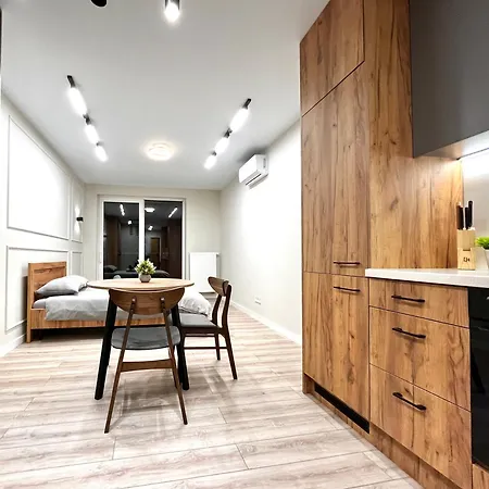 Kalwaryjska Street Apartman *
